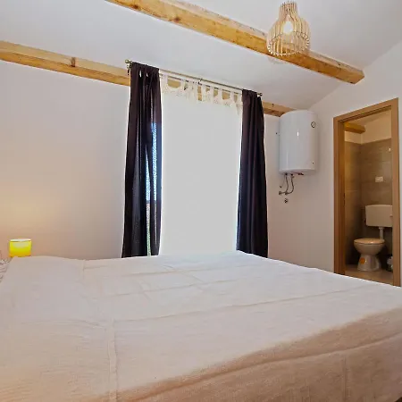 House Andrej 1372 Holiday home