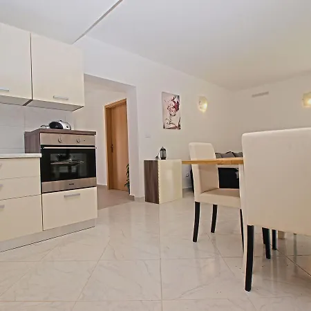 Holiday home House Andrej 1372 *