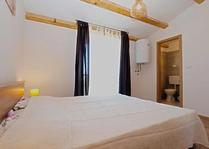 House Andrej 1372 펜션