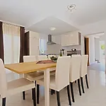 House Andrej 1372 *