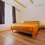 House Andrej 1372 ميدولين