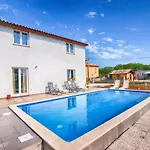 House Andrej 1372