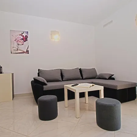 بيت للعطل House Andrej 1372 ميدولين