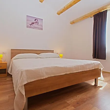 بيت للعطل House Andrej 1372 ميدولين